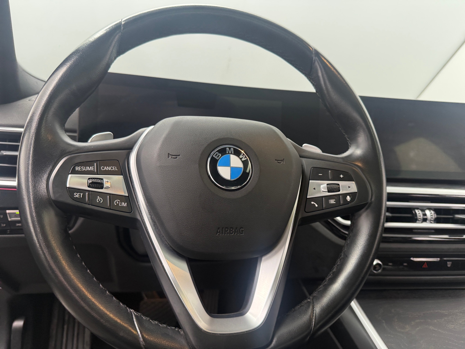 Thumbnail: 2024 BMW 3 Series - 4