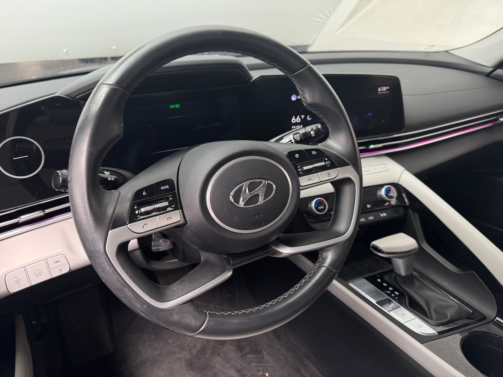 Thumbnail: 2022 Hyundai Elantra - 4