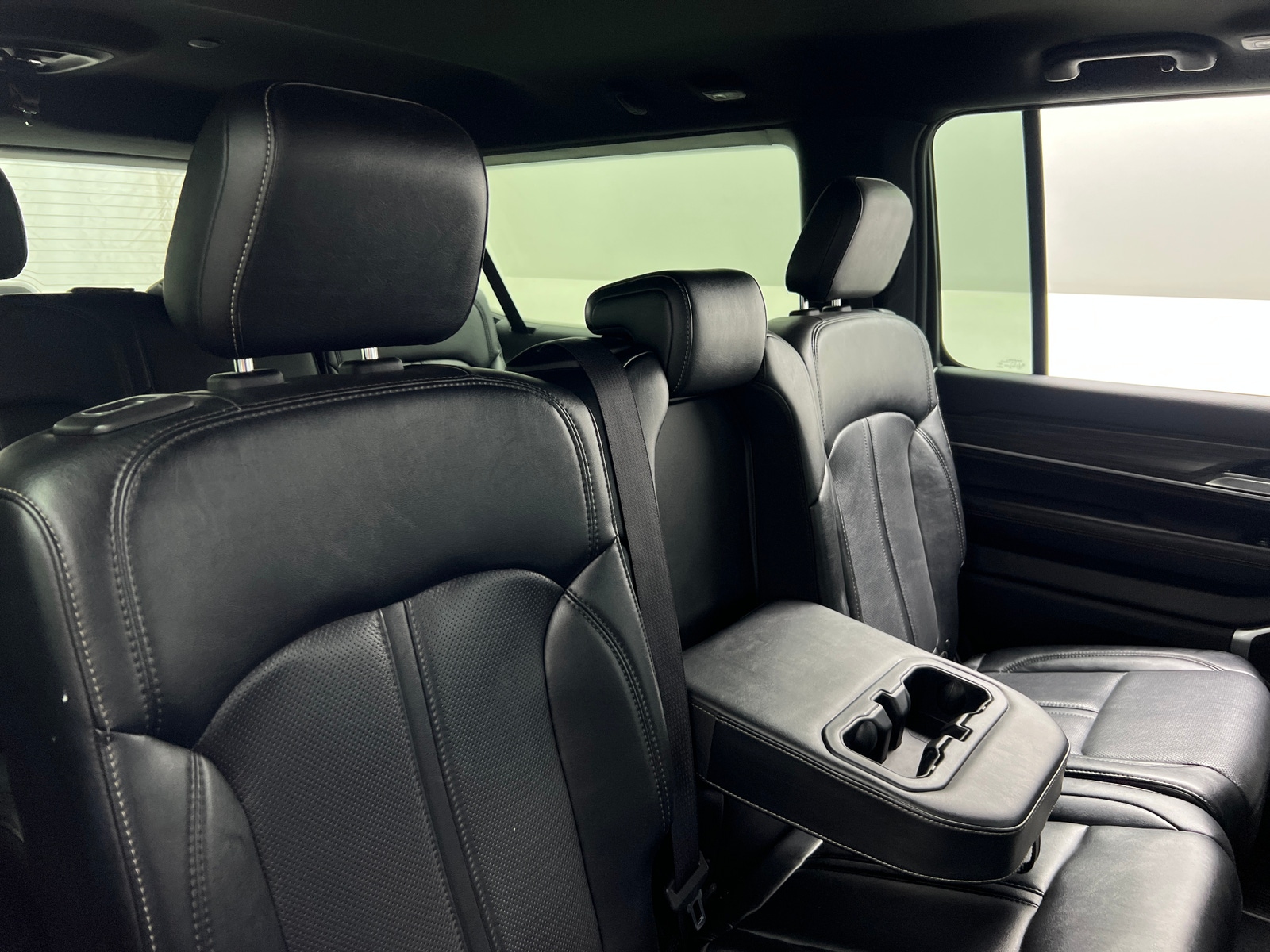 Thumbnail: 2024 Jeep Wagoneer - 5