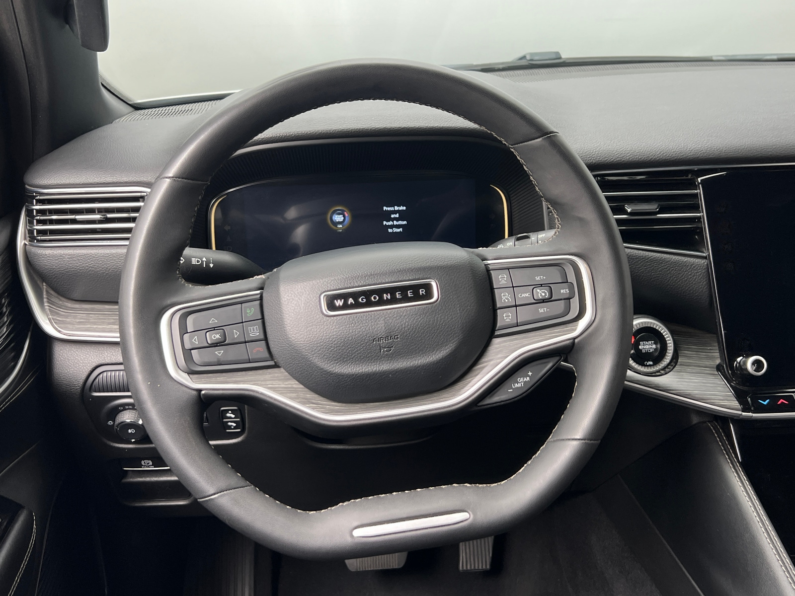 Thumbnail: 2024 Jeep Wagoneer - 4