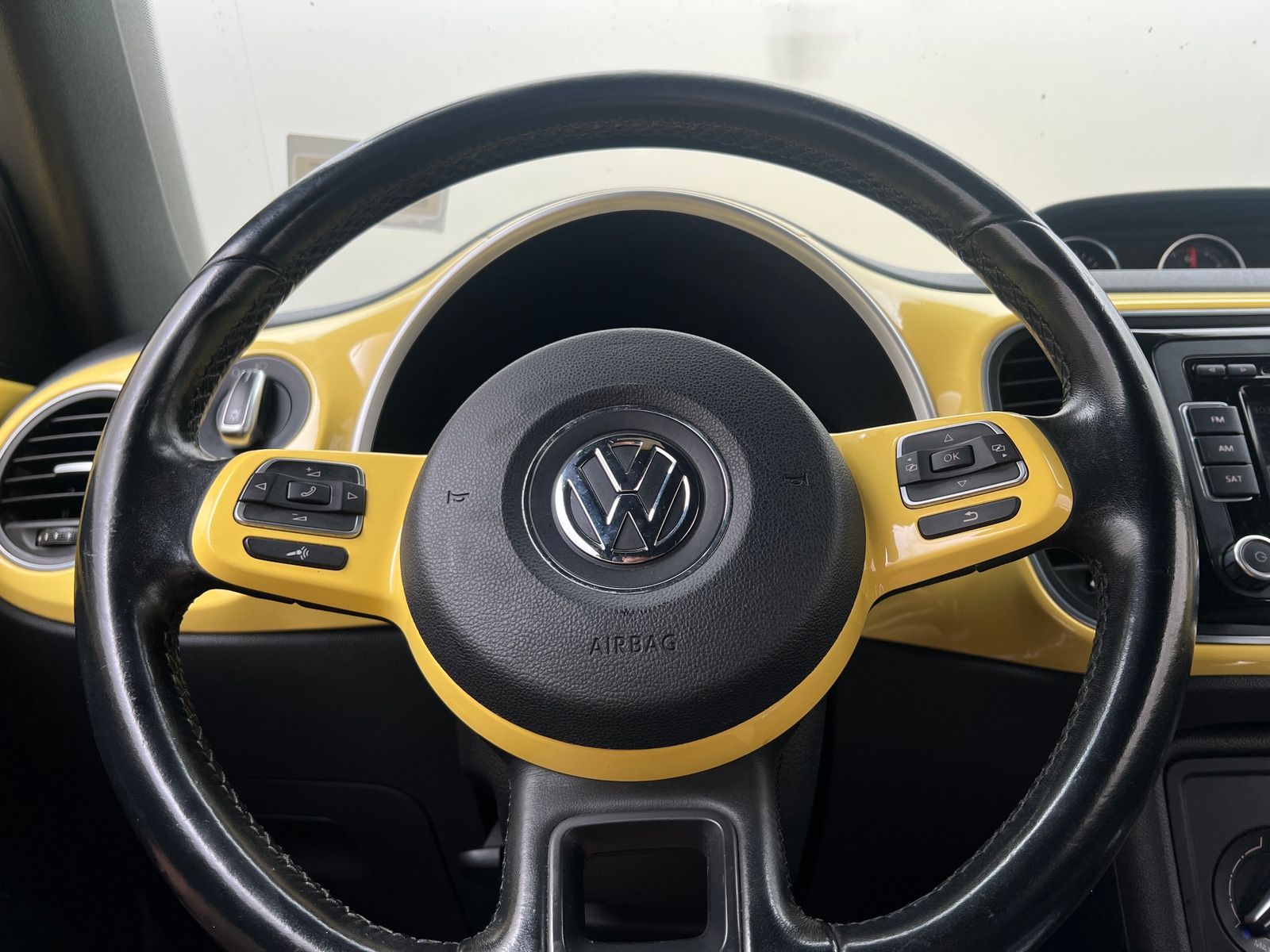 Thumbnail: 2014 Volkswagen Beetle - 4
