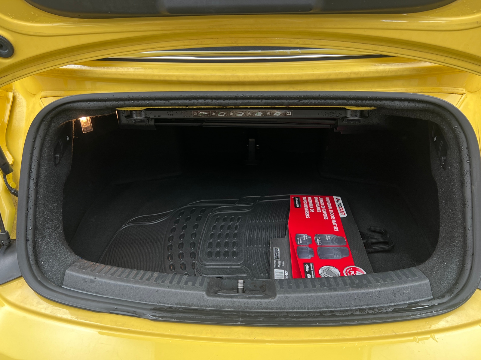 Thumbnail: 2014 Volkswagen Beetle - 6