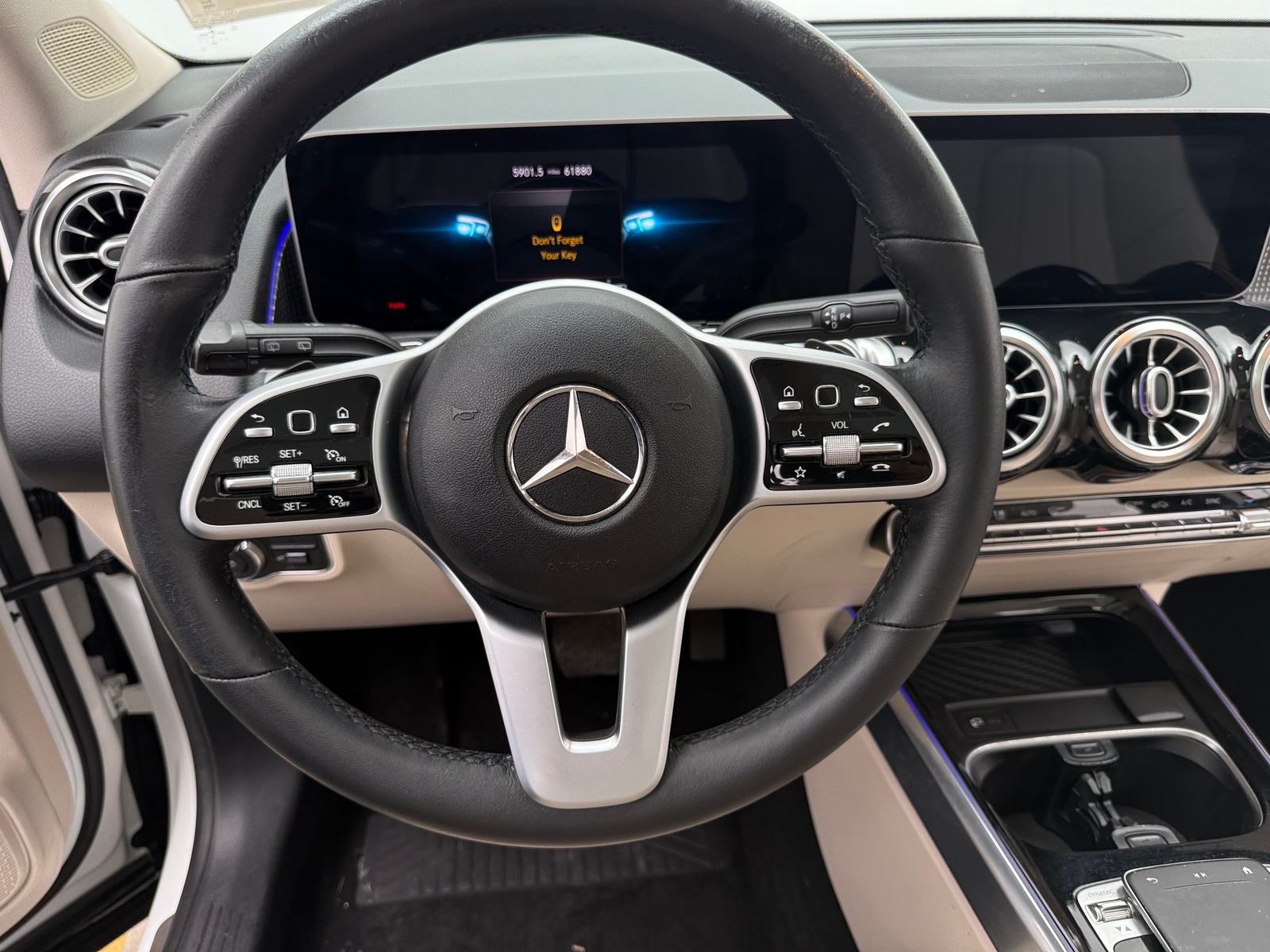 Thumbnail: 2020 Mercedes-Benz GLB - 4