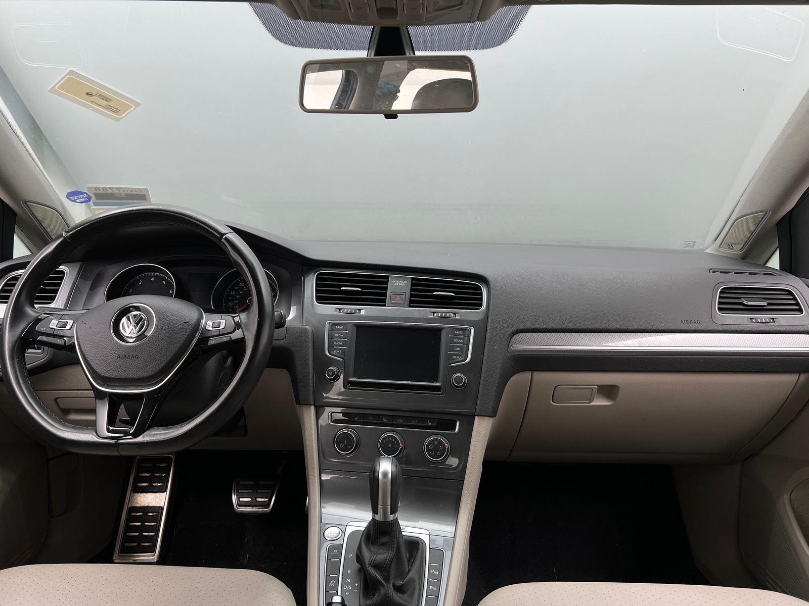 Thumbnail: 2017 Volkswagen Golf - 2