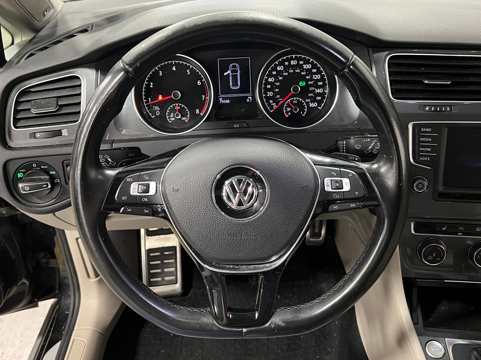 Thumbnail: 2017 Volkswagen Golf - 4