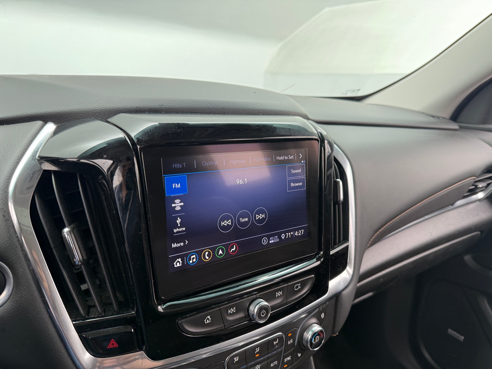 Thumbnail: 2021 Chevrolet Traverse - 3