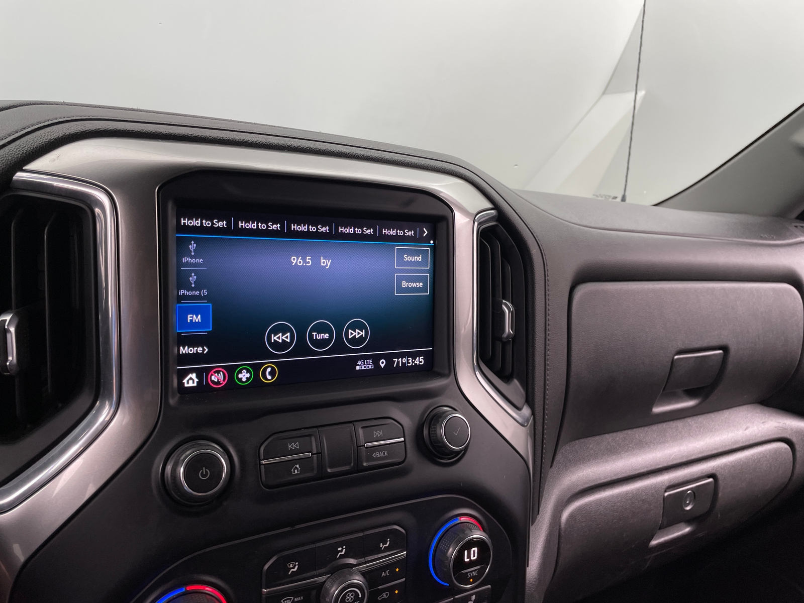 Thumbnail: 2020 Chevrolet Silverado 1500 - 4