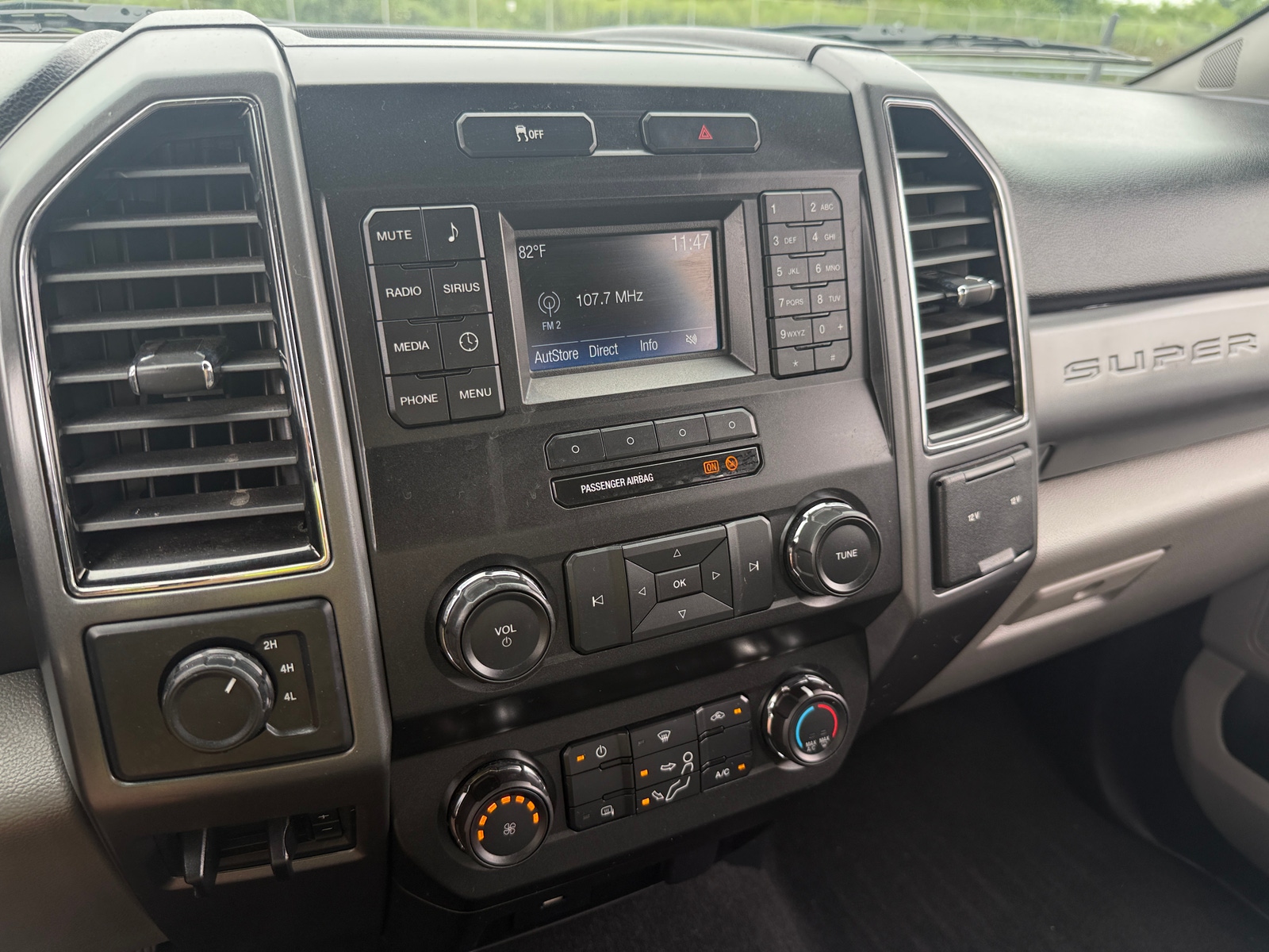 Thumbnail: 2019 Ford Econoline - 4