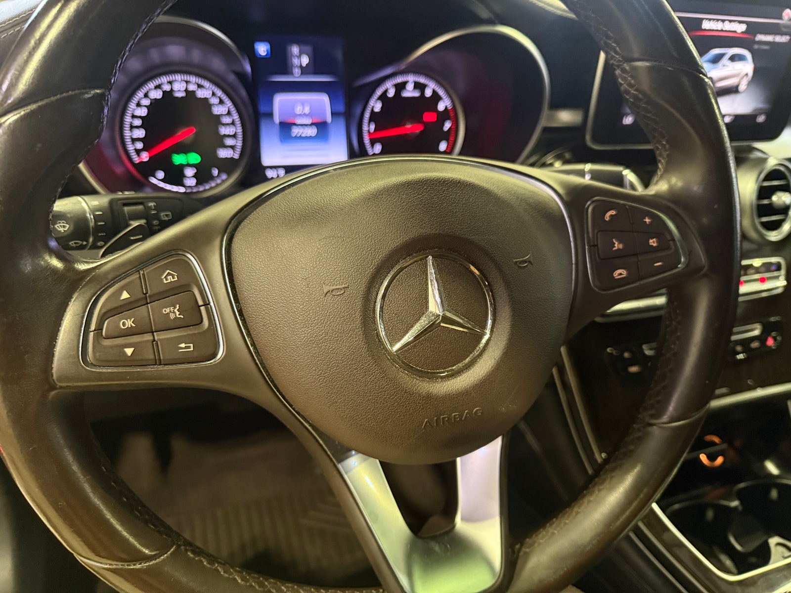 Thumbnail: 2016 Mercedes-Benz GLC - 4