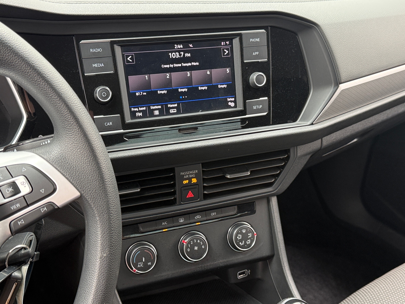 Thumbnail: 2019 Volkswagen Jetta - 4
