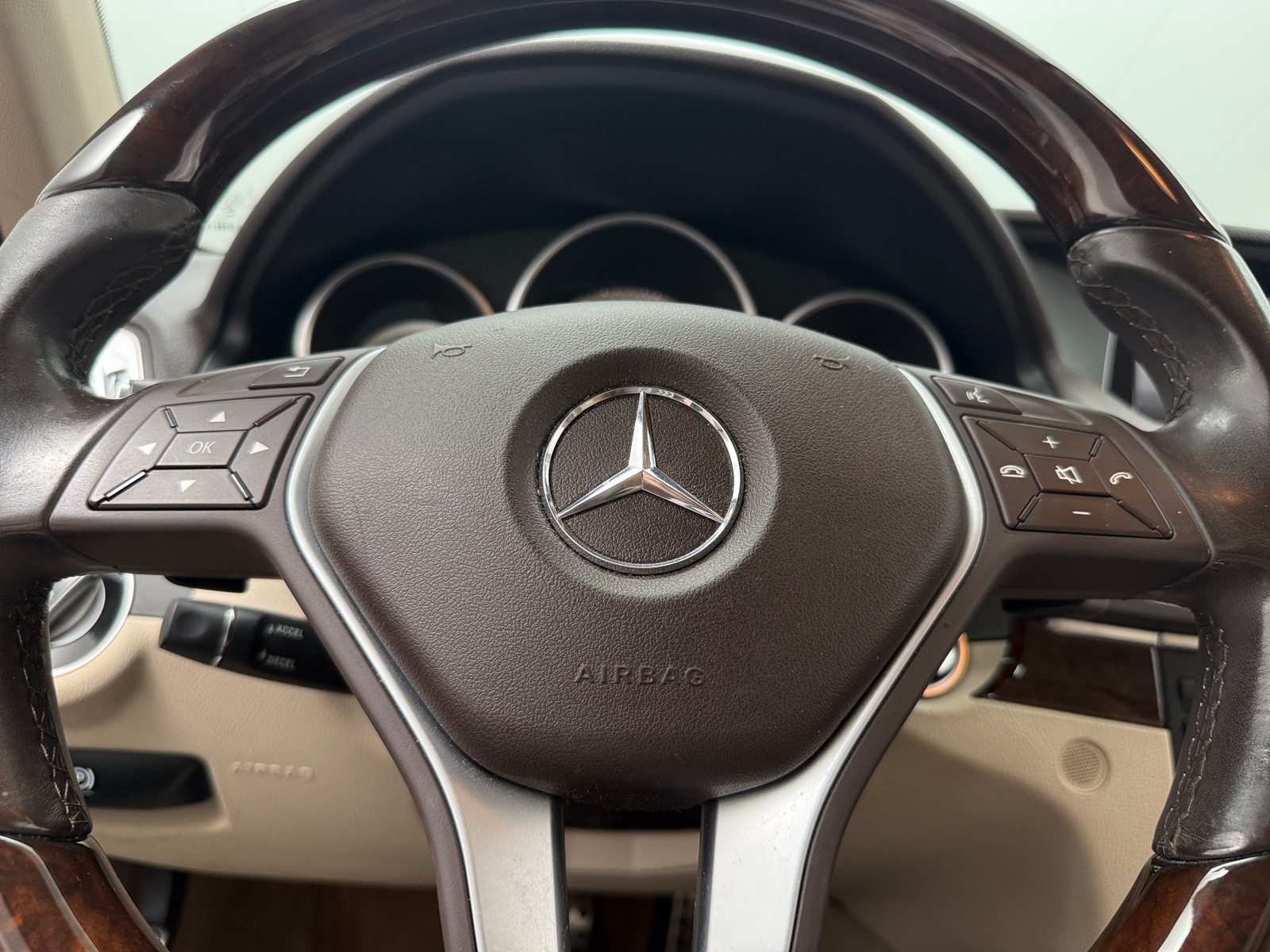 Thumbnail: 2014 Mercedes-Benz E-Class - 4