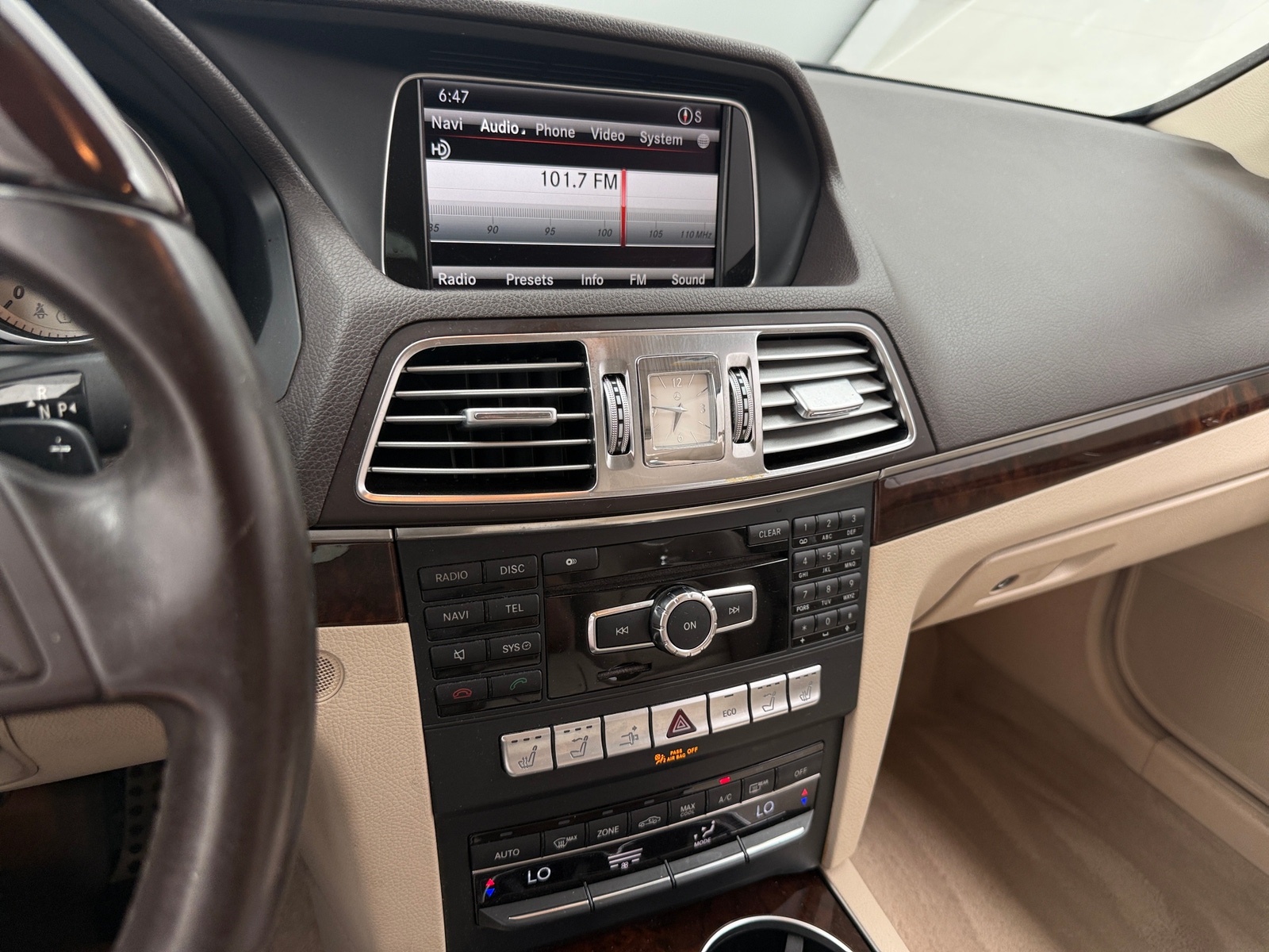 Thumbnail: 2014 Mercedes-Benz E-Class - 3