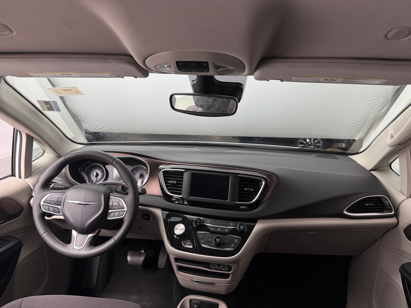 Thumbnail: 2023 Chrysler Voyager - 3
