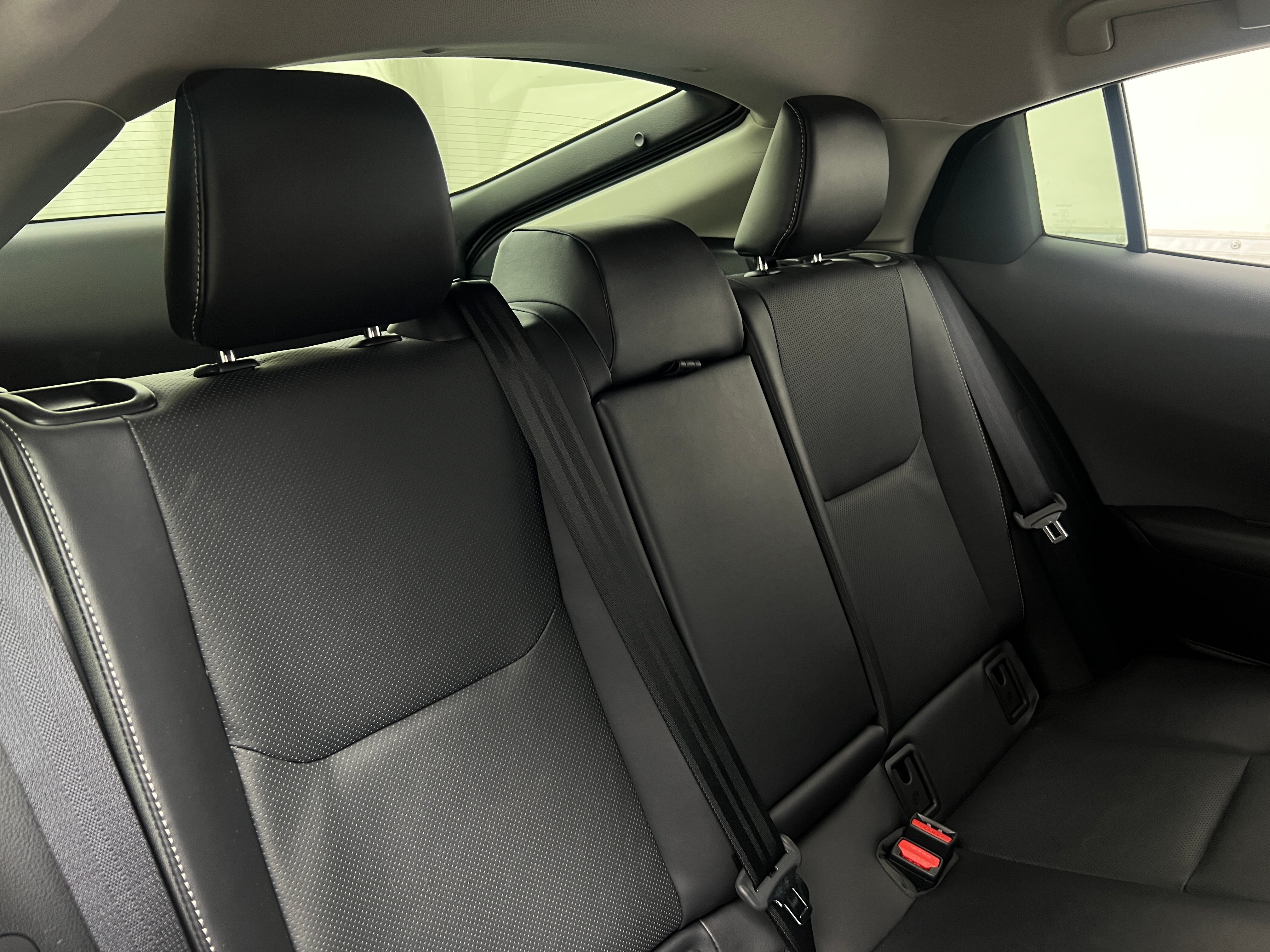 2024 Toyota Prius XLE - Photo 2