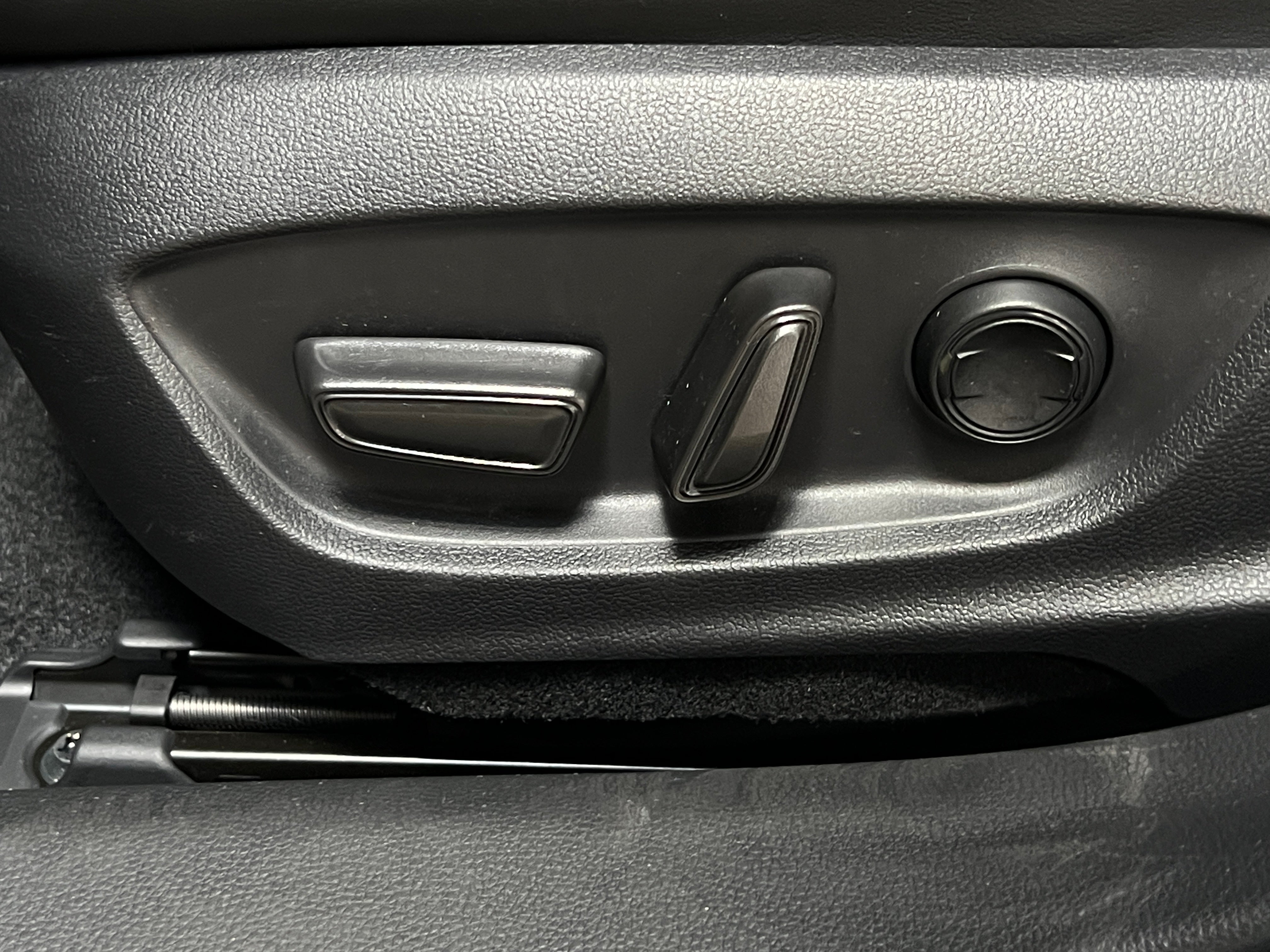 2024 Toyota Prius XLE - Photo 4