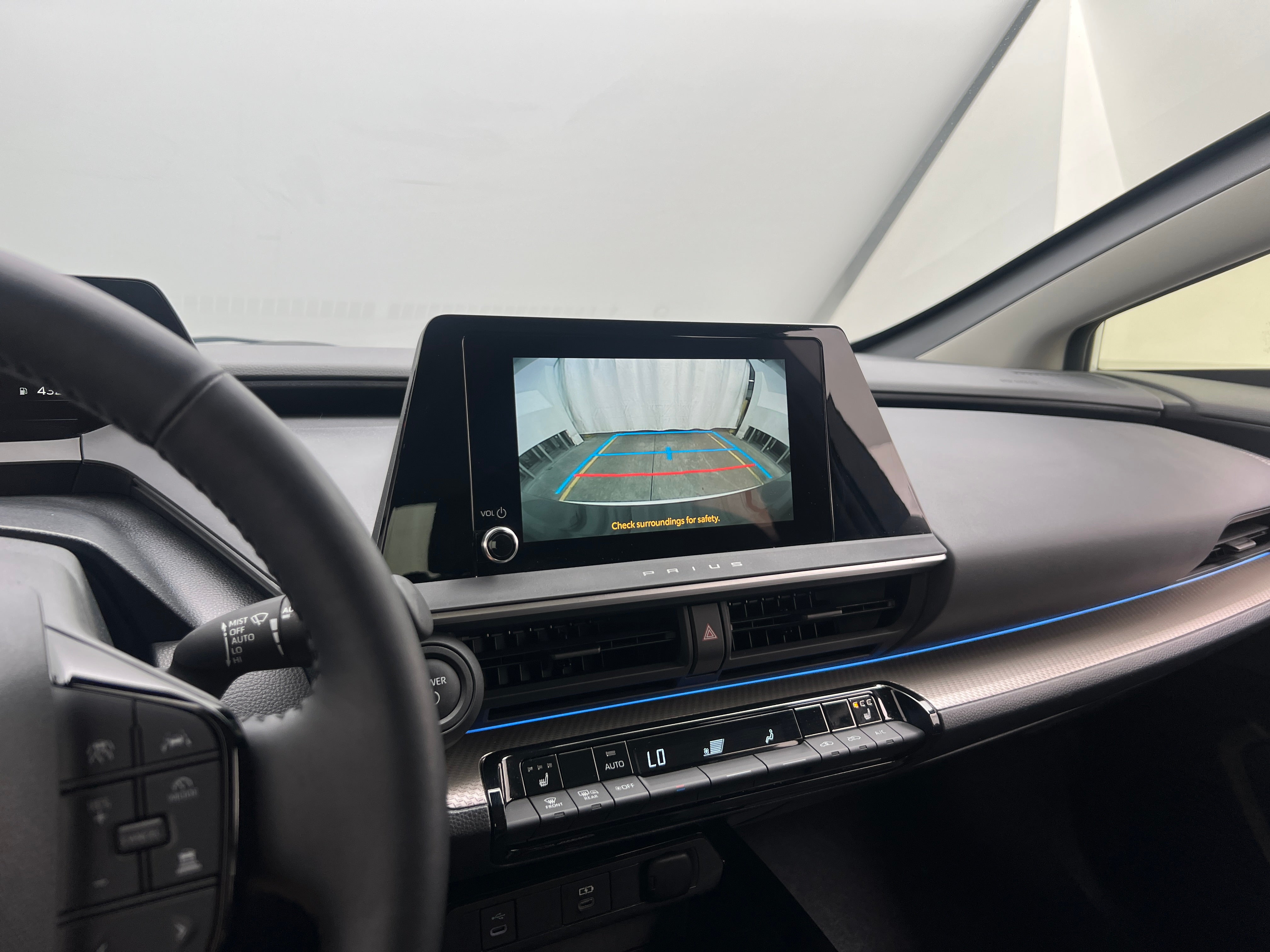 2024 Toyota Prius XLE - Photo 12