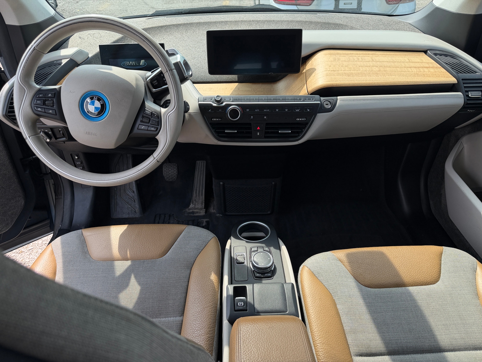 Thumbnail: 2015 BMW i3 - 3