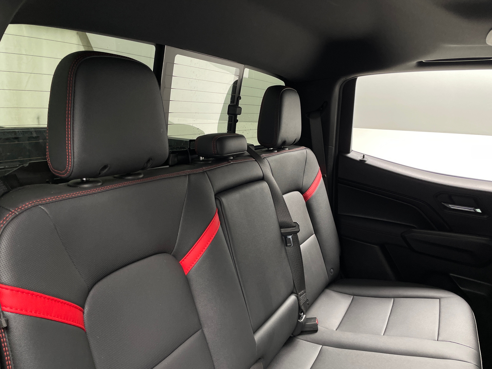 Thumbnail: 2024 Chevrolet Colorado - 5