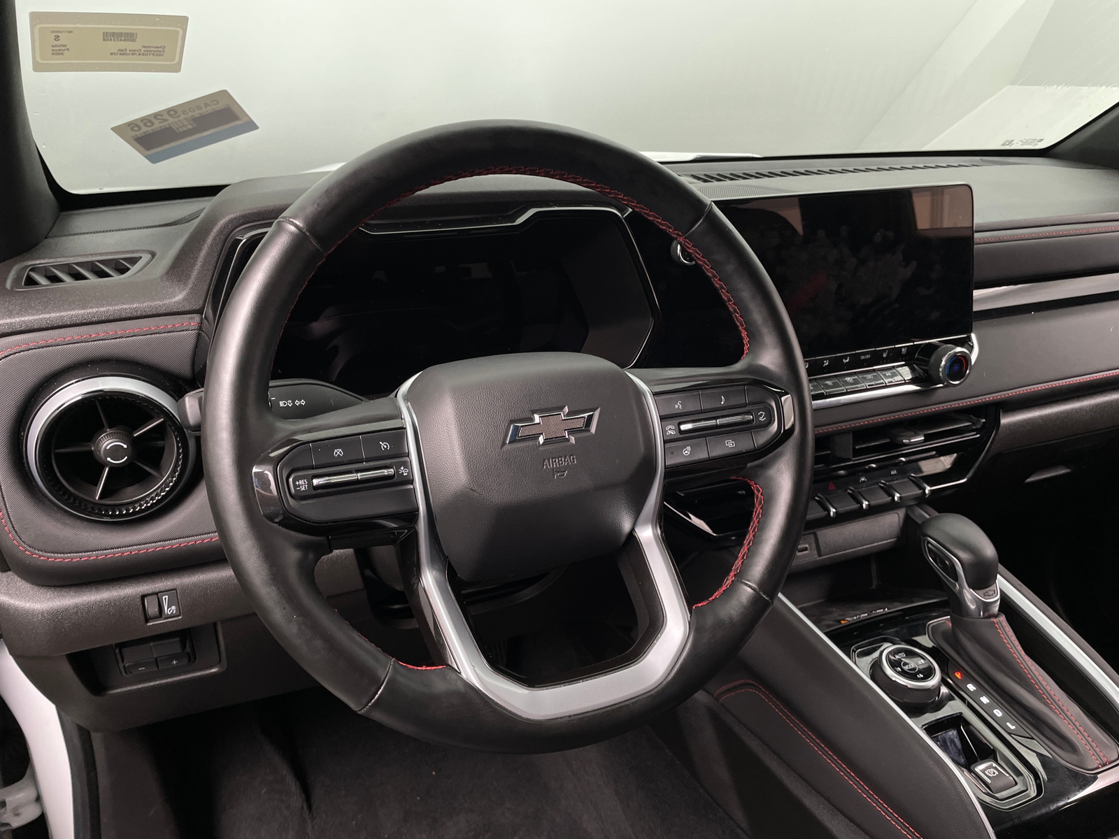 Thumbnail: 2024 Chevrolet Colorado - 4