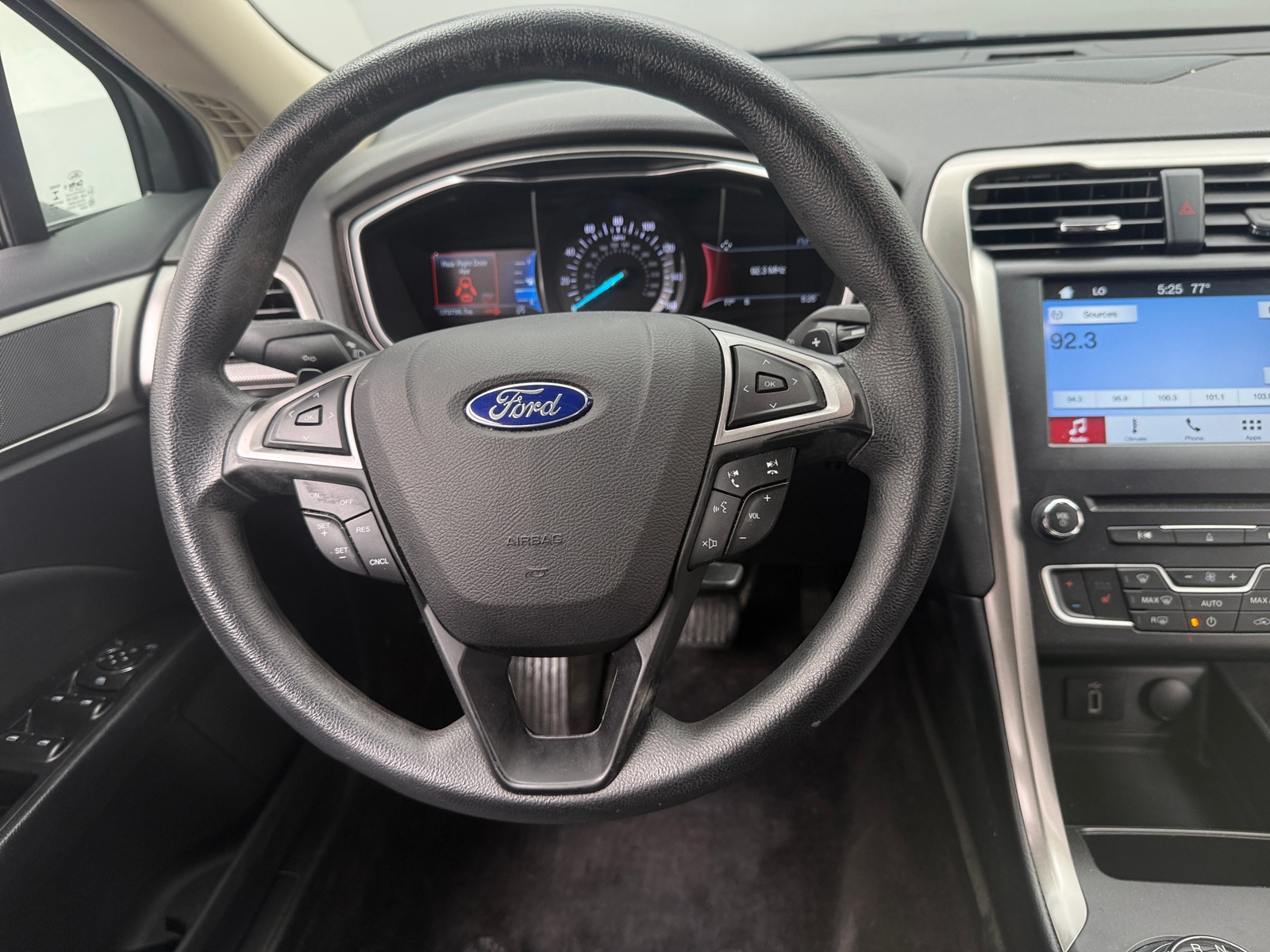 Thumbnail: 2017 Ford Fusion - 5