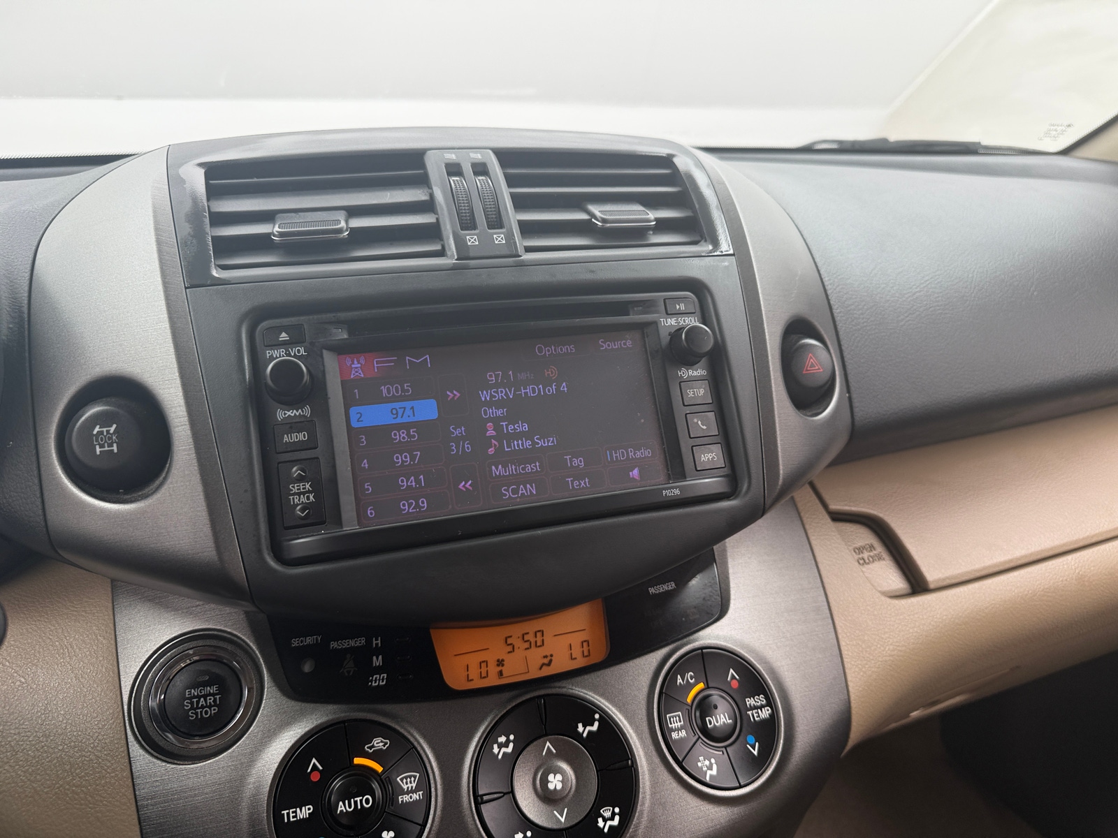 Thumbnail: 2012 Toyota RAV4 - 4