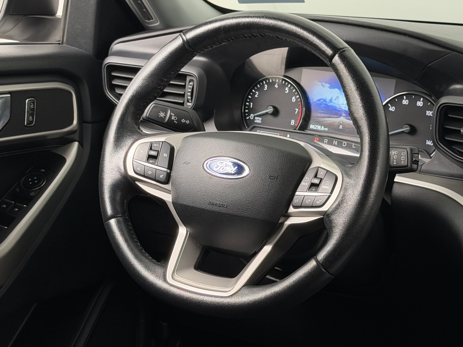Thumbnail: 2021 Ford Explorer - 5