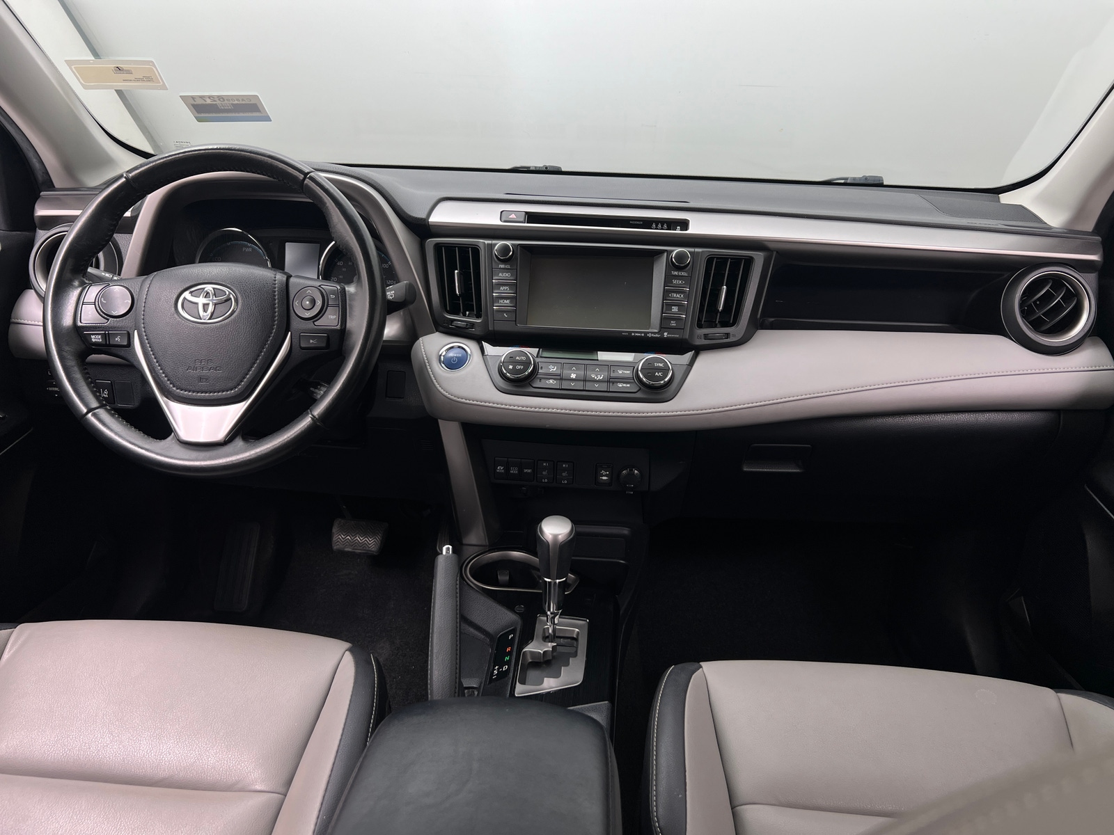 Thumbnail: 2018 Toyota RAV4 - 2