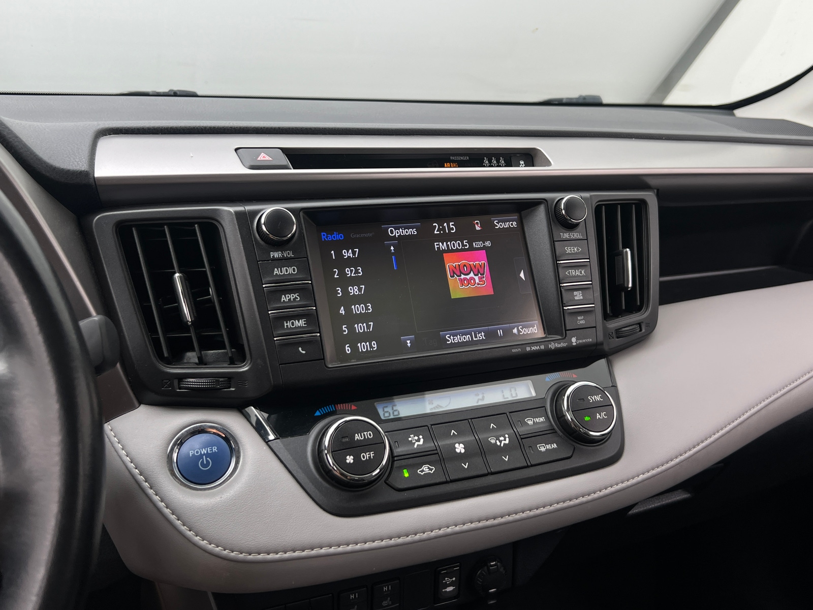 Thumbnail: 2018 Toyota RAV4 - 3