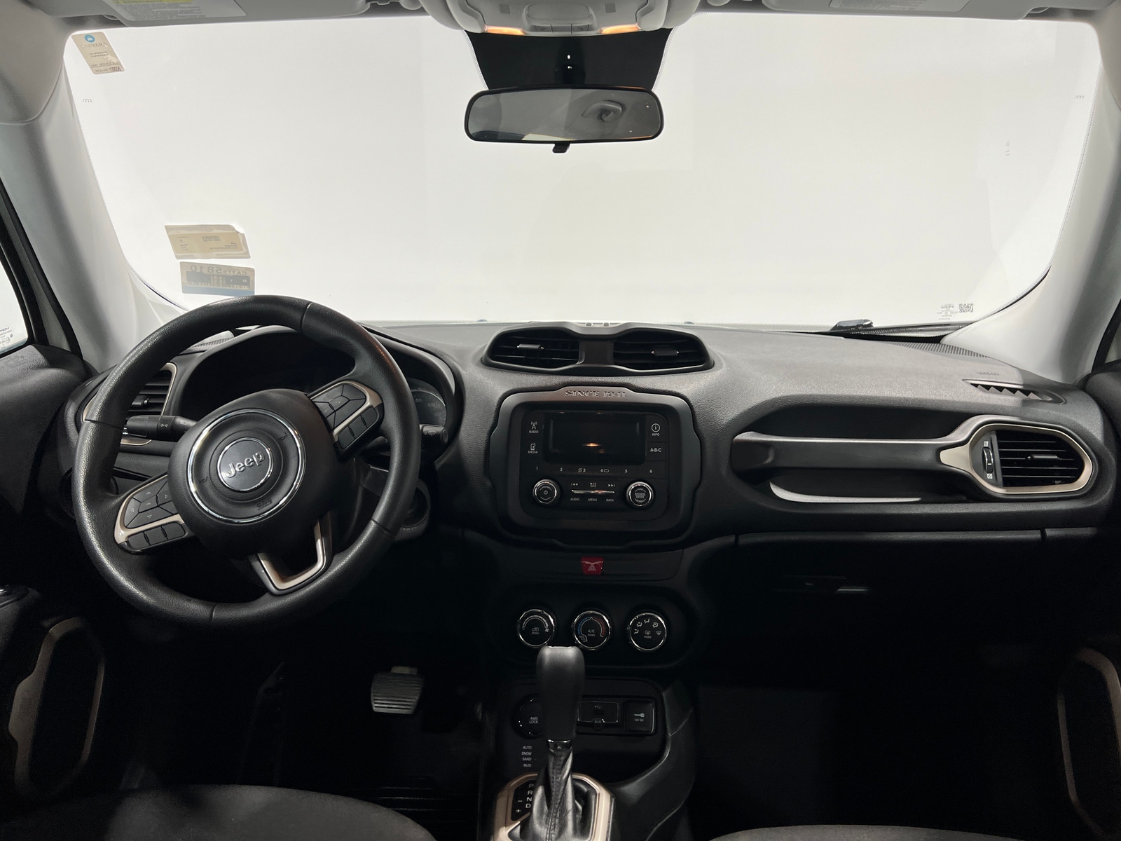 Thumbnail: 2017 Jeep Renegade - 3