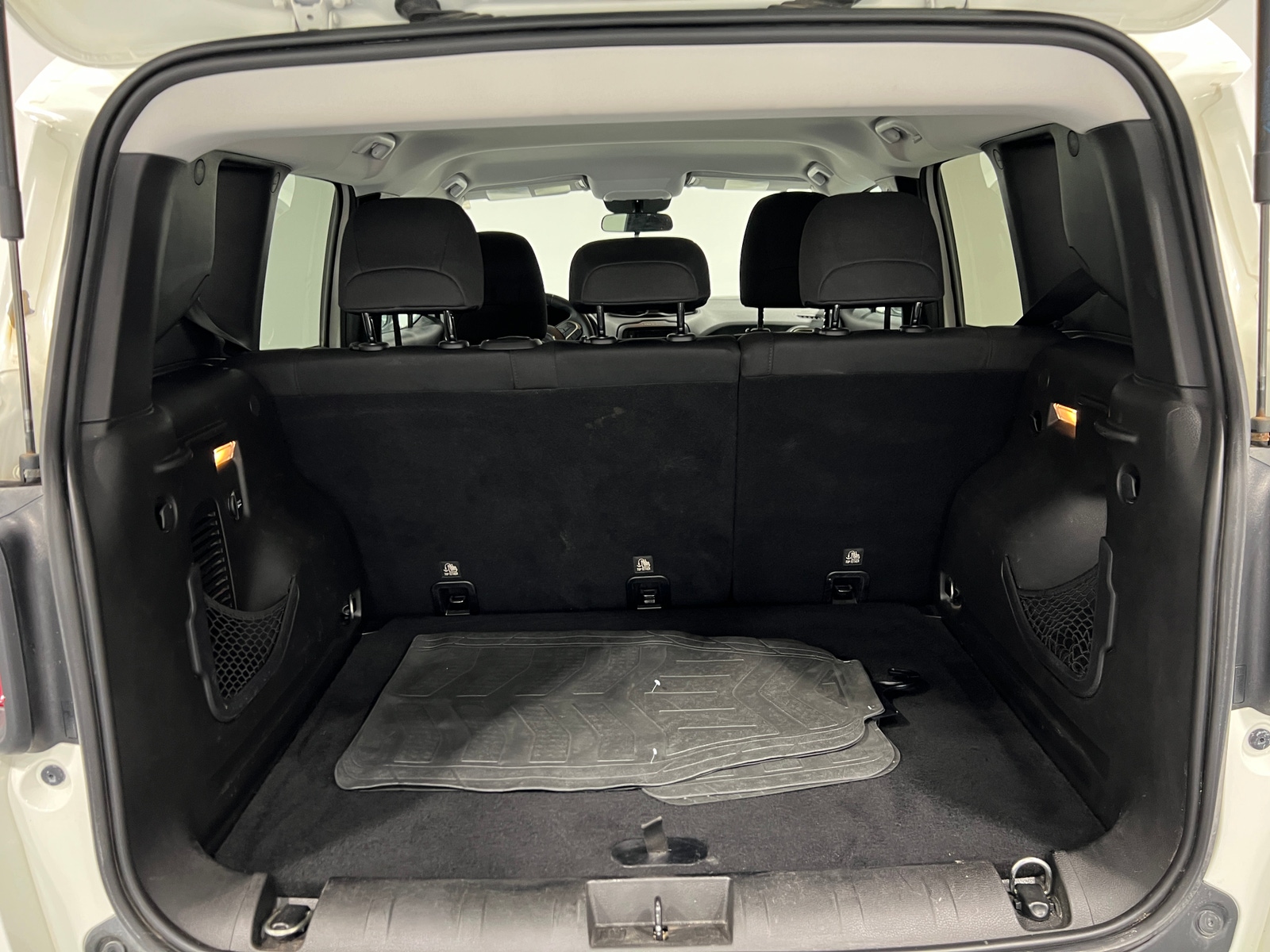 Thumbnail: 2017 Jeep Renegade - 7
