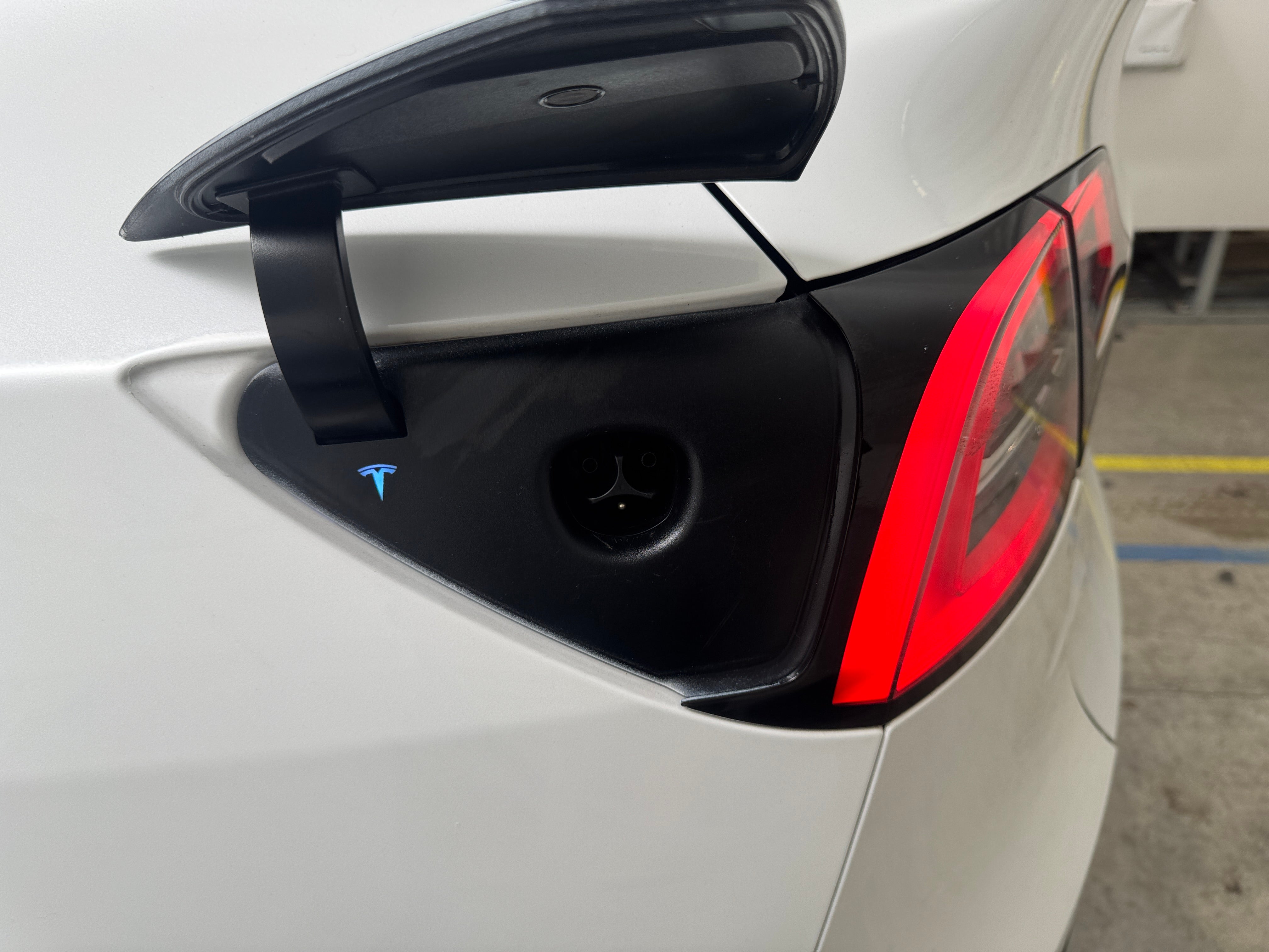 Used 2022 Tesla Model Y Long Range with VIN 7SAYGDEE7NA010964 for sale in Auburn, WA