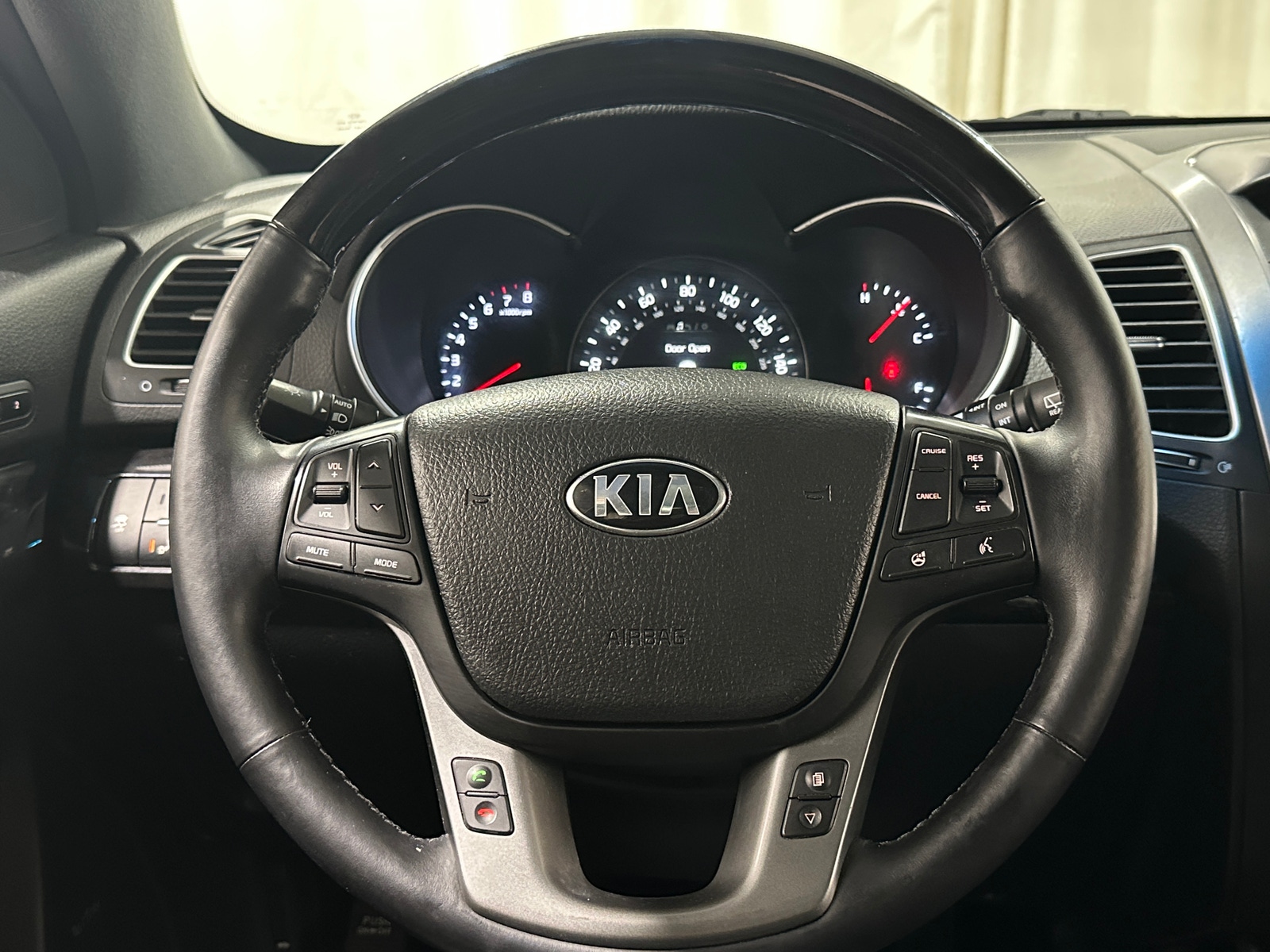 Thumbnail: 2014 Kia Sorento - 4