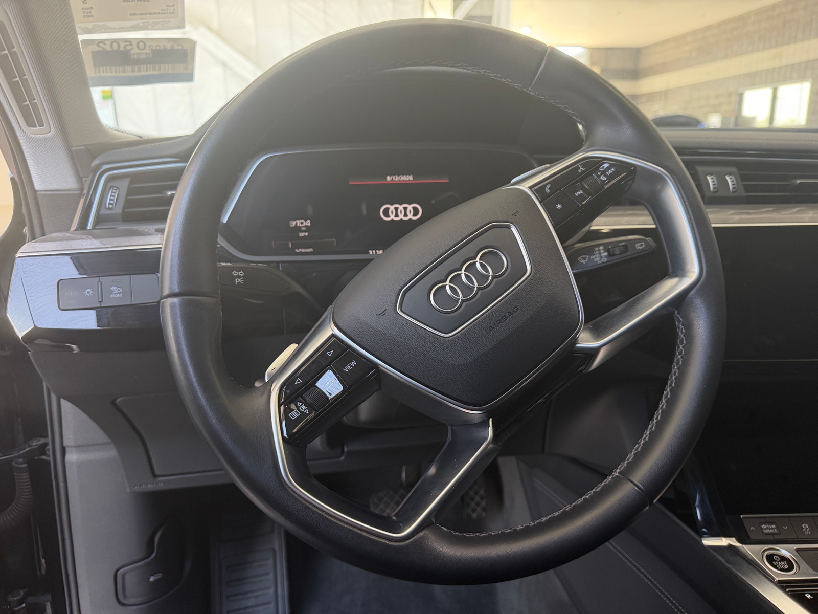 Thumbnail: 2023 Audi e-tron - 4
