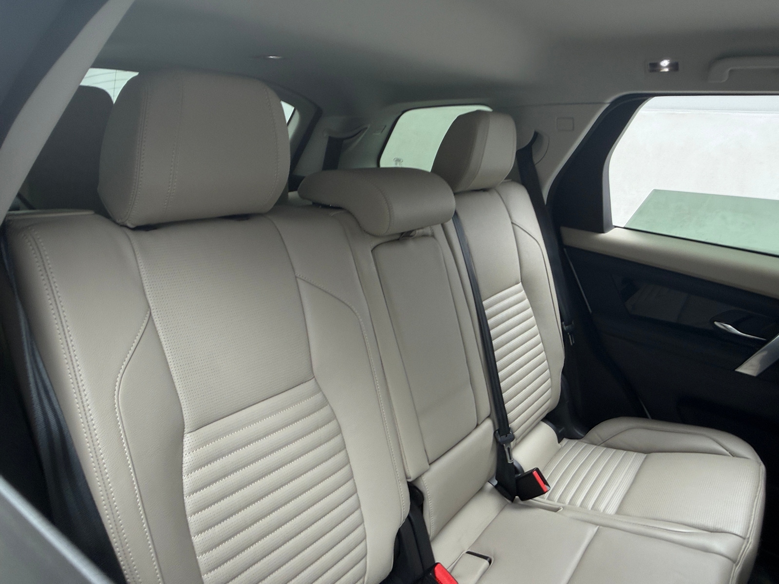 Thumbnail: 2023 Land Rover Discovery Sport - 5