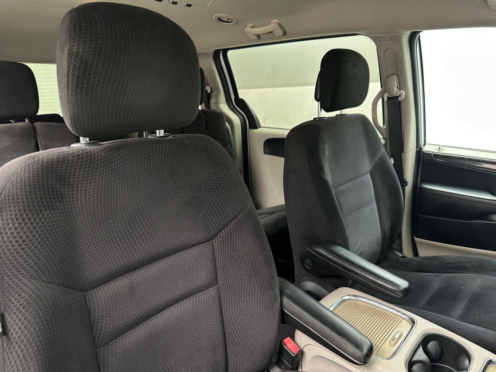 Thumbnail: 2014 Dodge Grand Caravan - 2