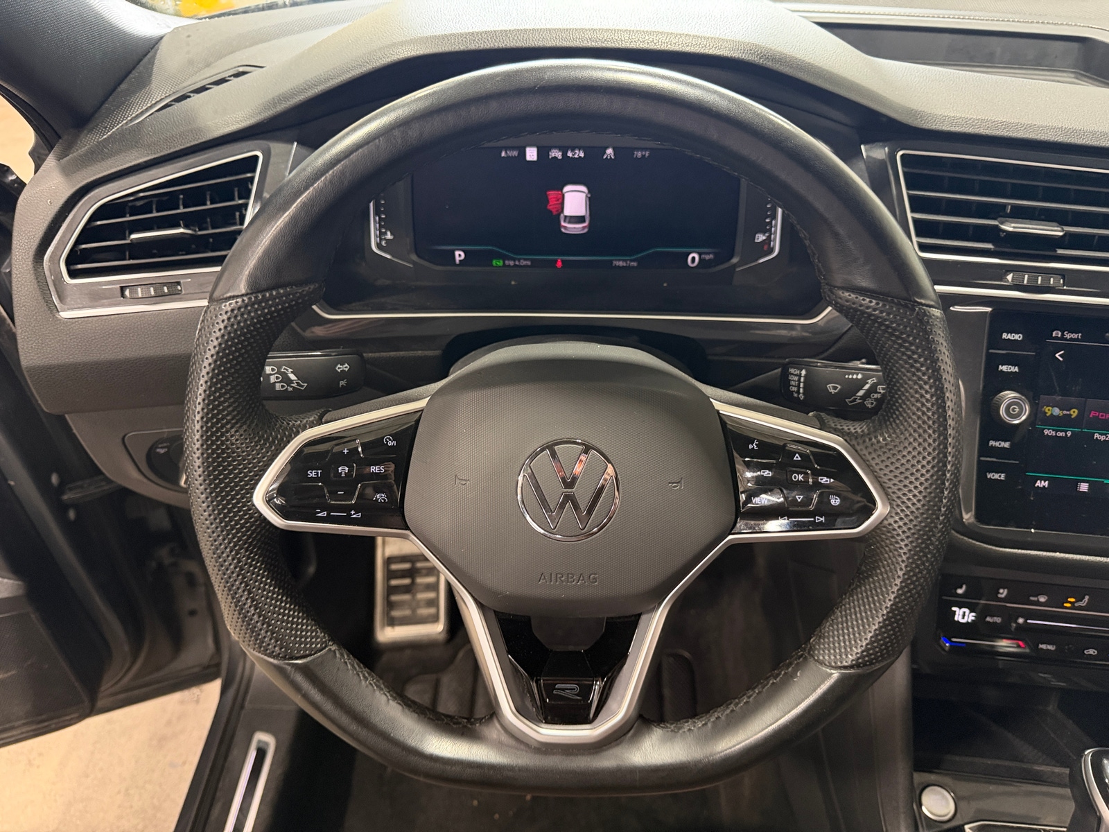 Thumbnail: 2023 Volkswagen Tiguan - 4