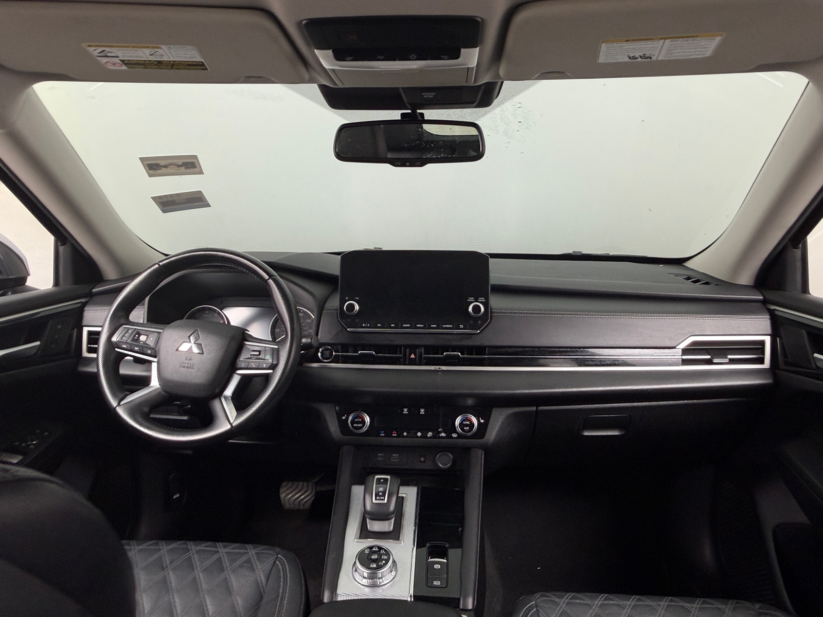 Thumbnail: 2022 Mitsubishi Outlander - 2