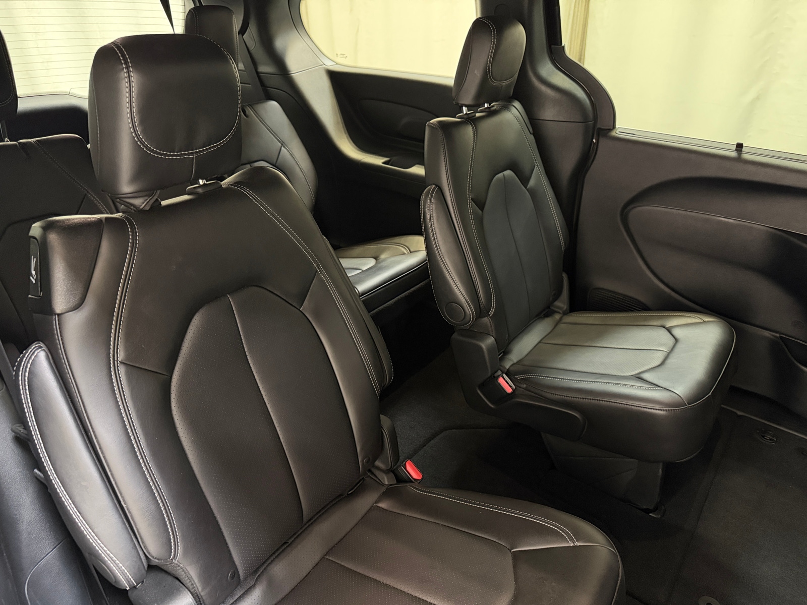 Thumbnail: 2026 Chrysler Pacifica - 5