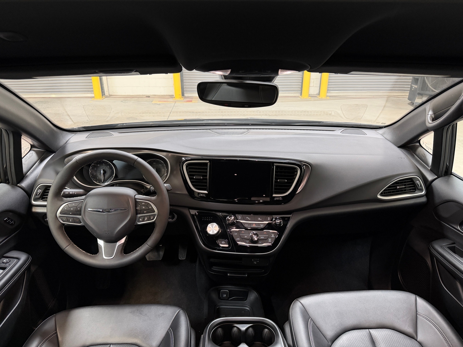 Thumbnail: 2026 Chrysler Pacifica - 2