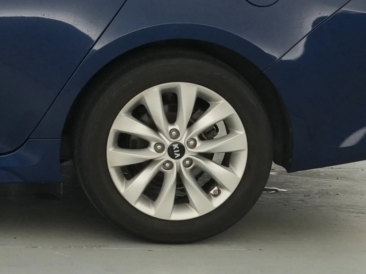 2018 Kia Optima S - Photo 16