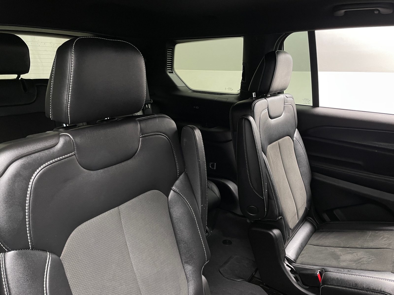 Thumbnail: 2023 Jeep Grand Cherokee L - 5