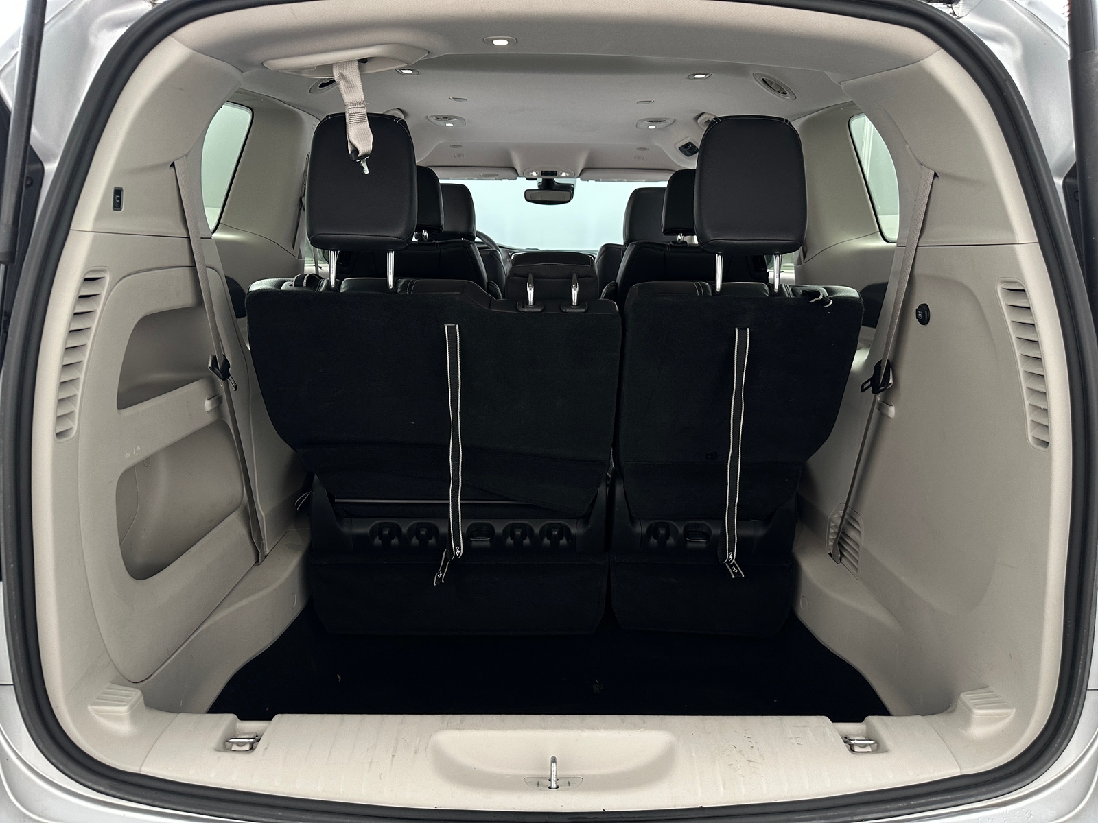 Thumbnail: 2022 Chrysler Pacifica - 6