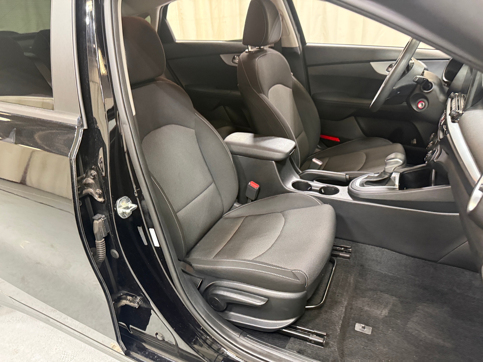 Thumbnail: 2023 Kia Forte - 2