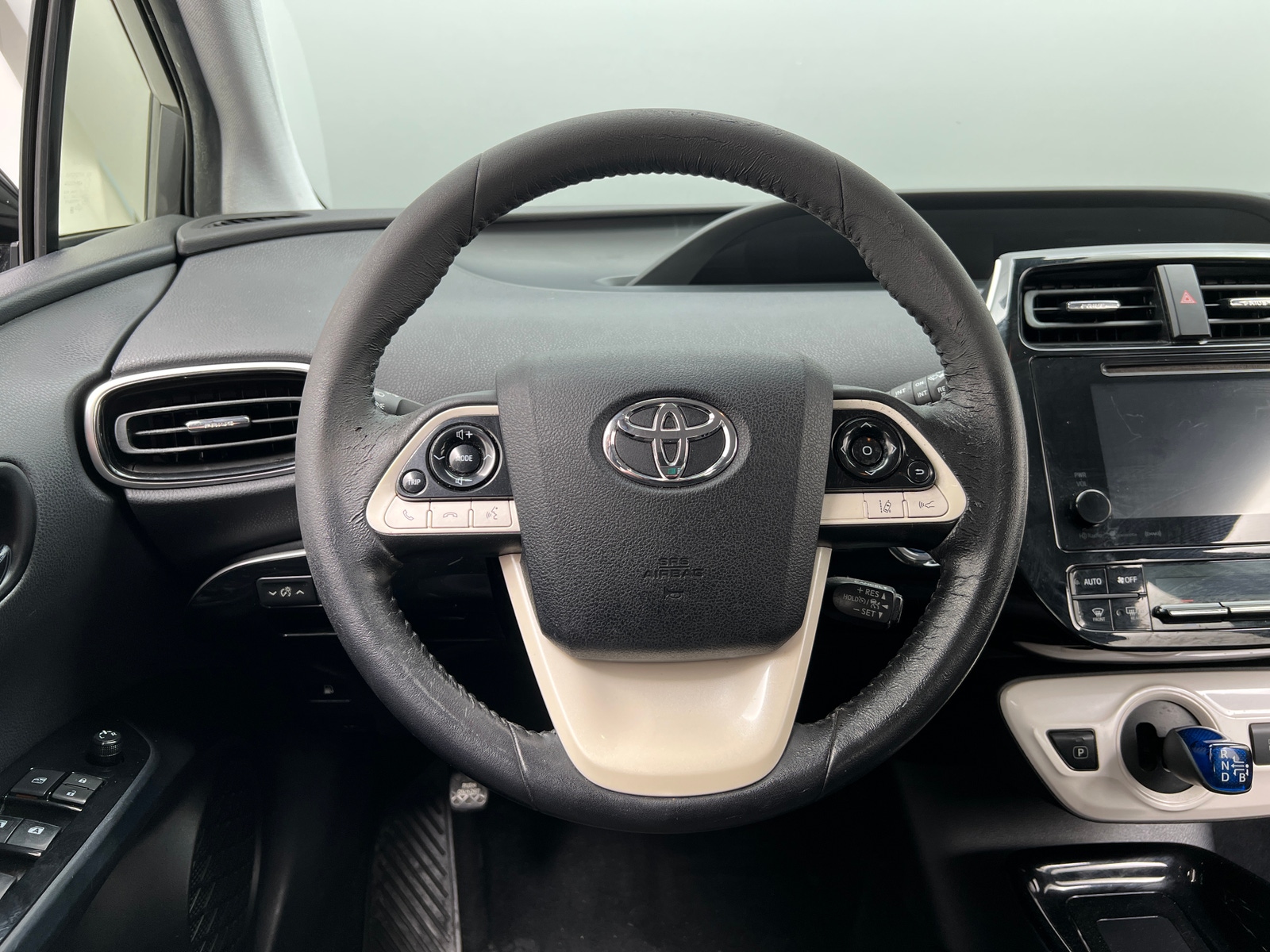 Thumbnail: 2017 Toyota Prius - 5