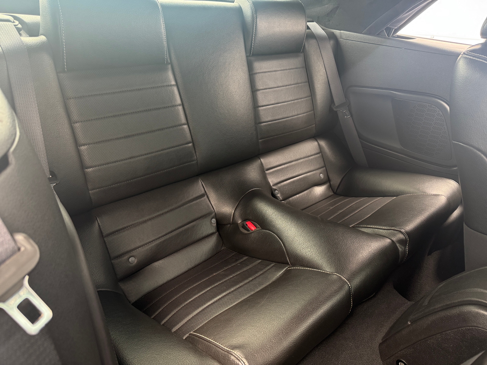 Thumbnail: 2010 Ford Mustang - 6