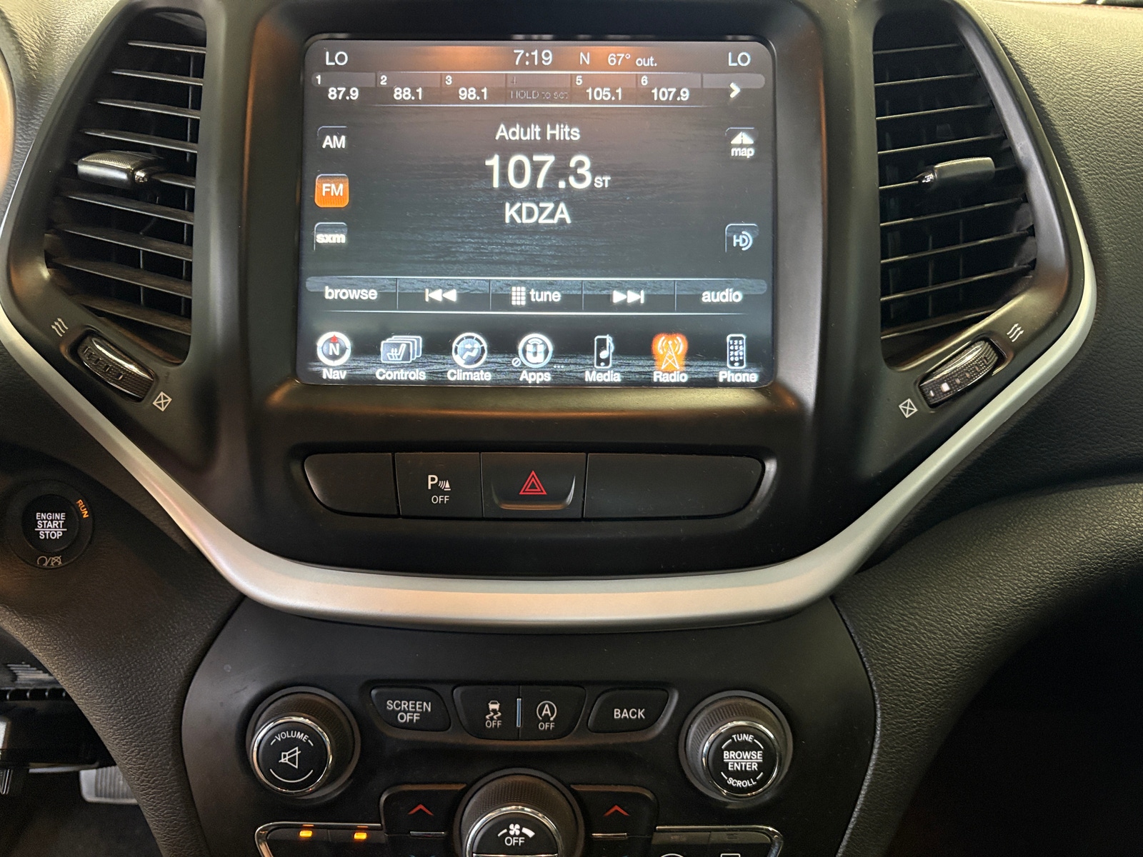 Thumbnail: 2018 Jeep Cherokee - 3