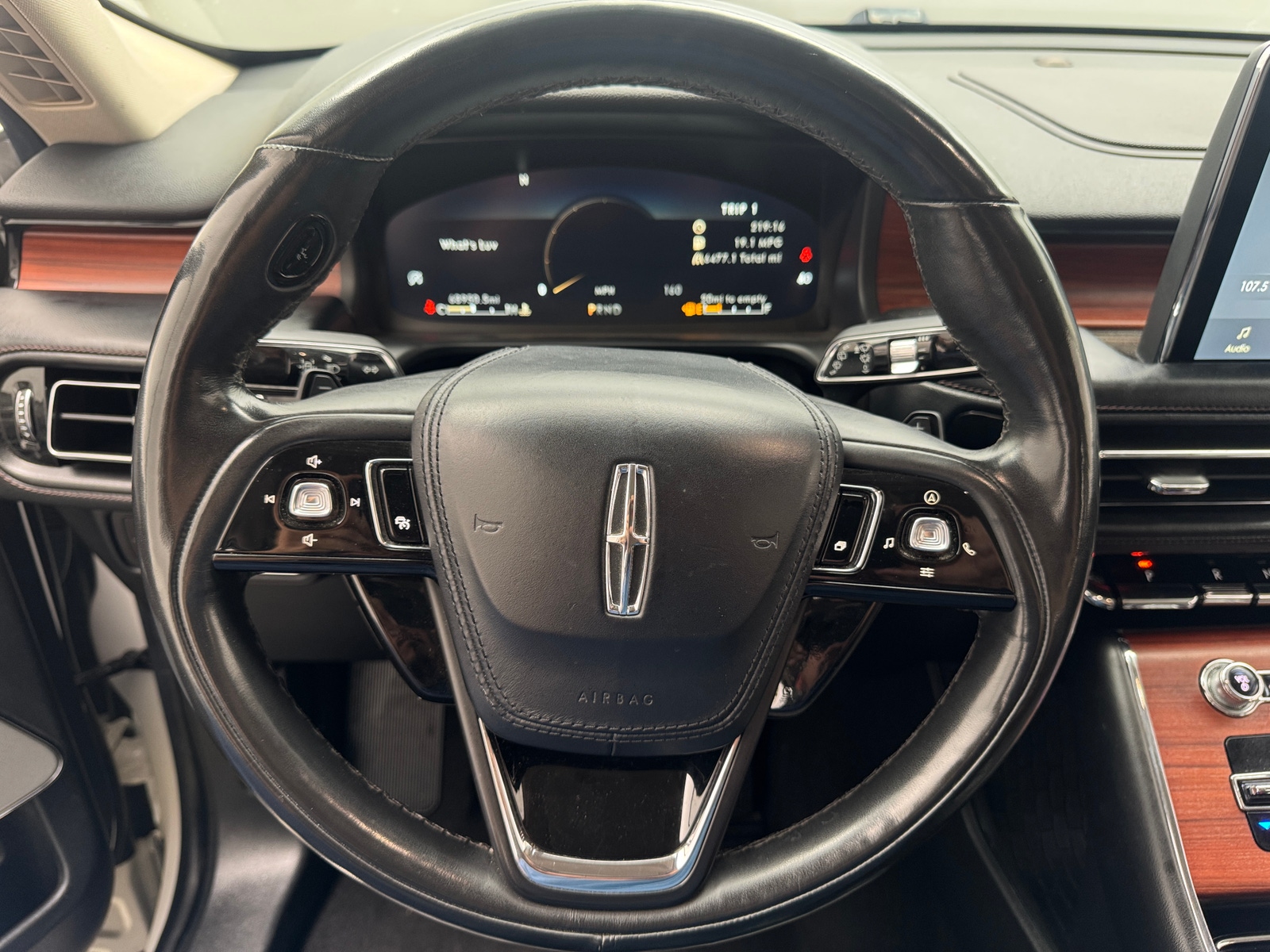 Thumbnail: 2022 Lincoln Aviator - 4