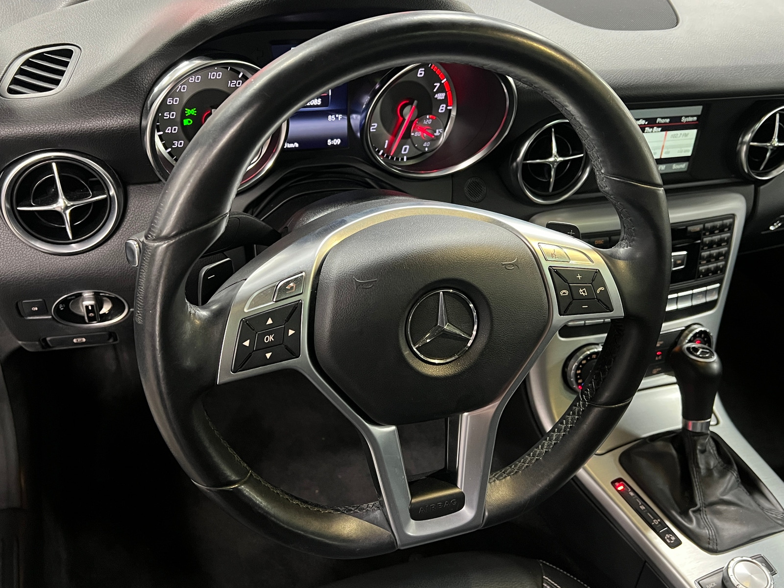 Thumbnail: 2014 Mercedes-Benz SLK - 4