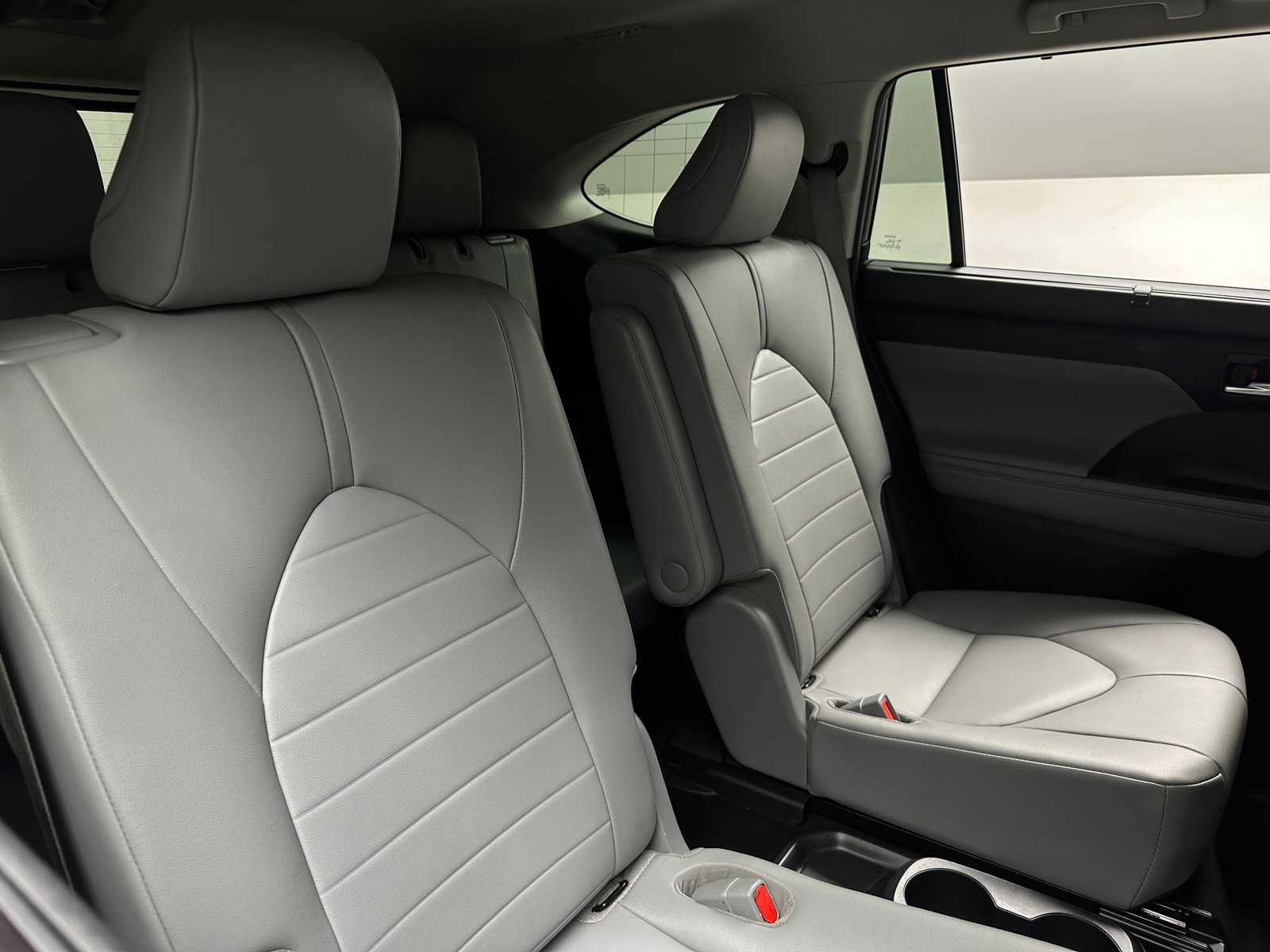 Thumbnail: 2020 Toyota Highlander - 5