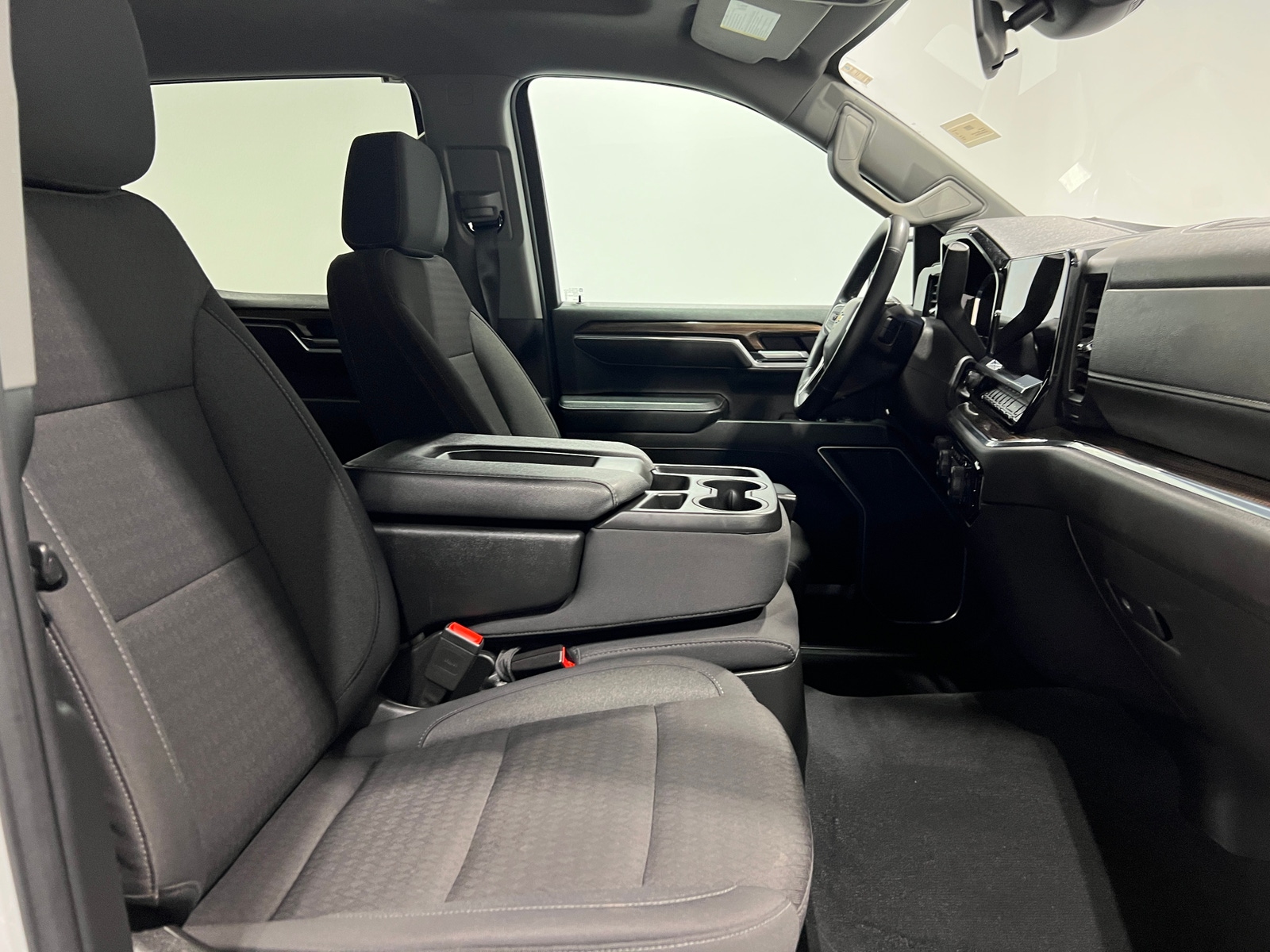 Thumbnail: 2025 Chevrolet Silverado 1500 - 2